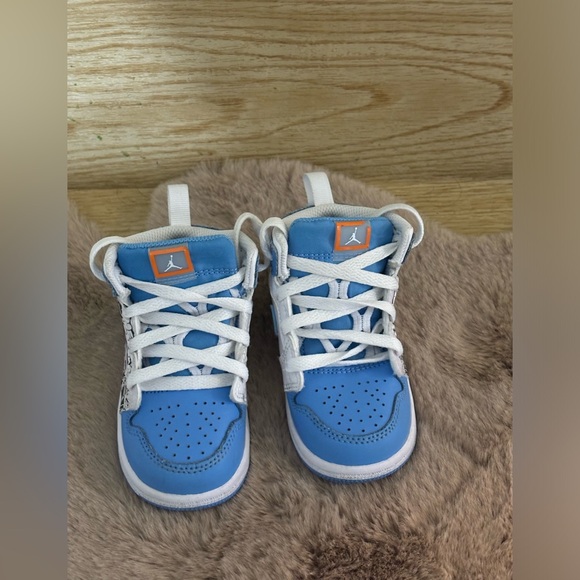 Jordan Other - Air Jordan 1 Mid